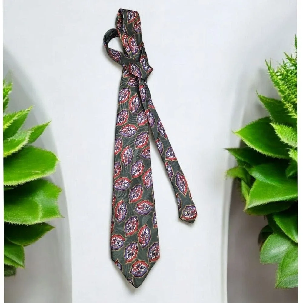 Christopher Hayes‎ Vintage 100% Silk Tie Paisley Pattern Green Red Purple USA